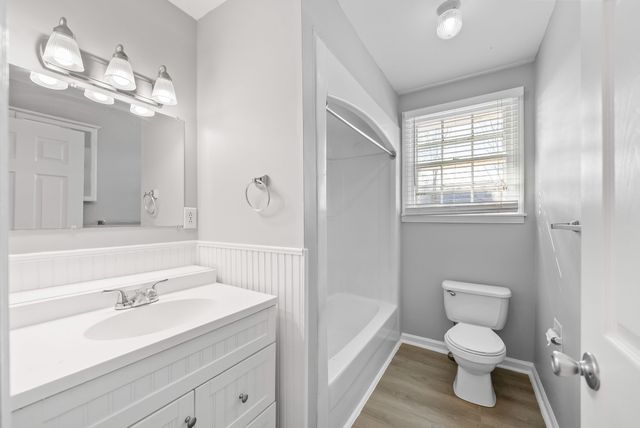 512 Yvonne Dr, Clarksville, TN 37042