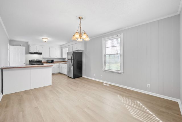 512 Yvonne Dr, Clarksville, TN 37042