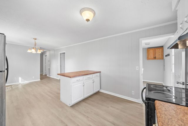 512 Yvonne Dr, Clarksville, TN 37042