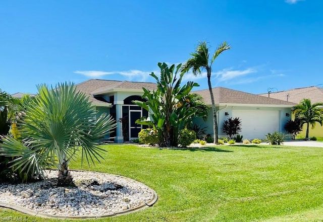 1102 El Dorado PKWY W, Cape Coral, FL 33914