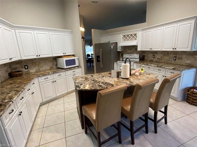 1102 El Dorado PKWY W, Cape Coral, FL 33914