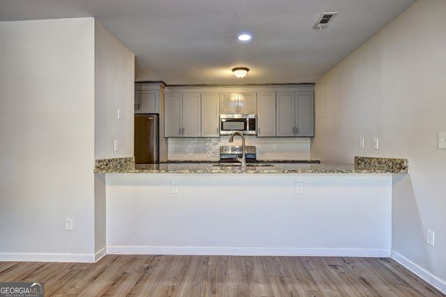 17 Carey Court, Grantville, GA 30220