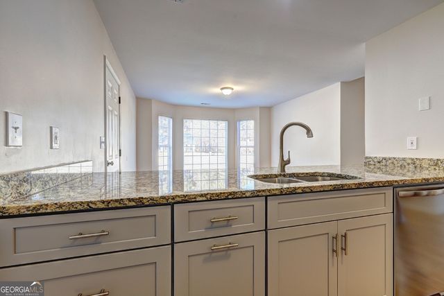 17 Carey Court, Grantville, GA 30220