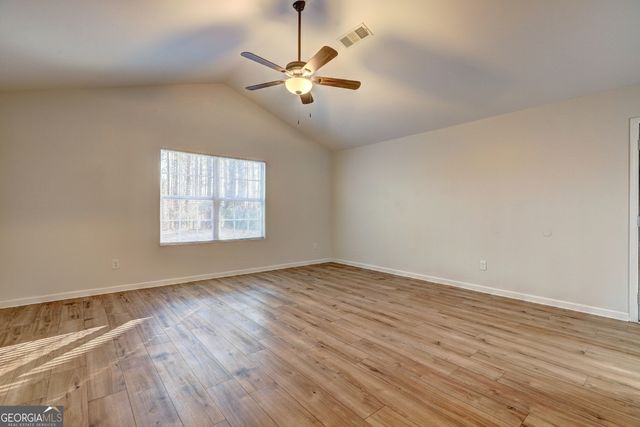 17 Carey Court, Grantville, GA 30220