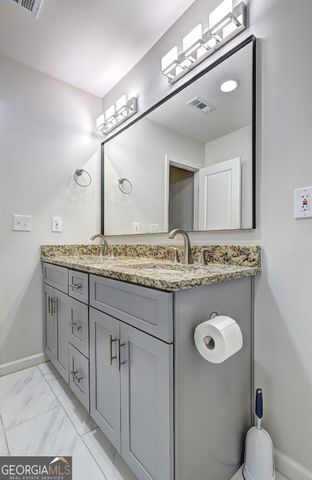 17 Carey Court, Grantville, GA 30220