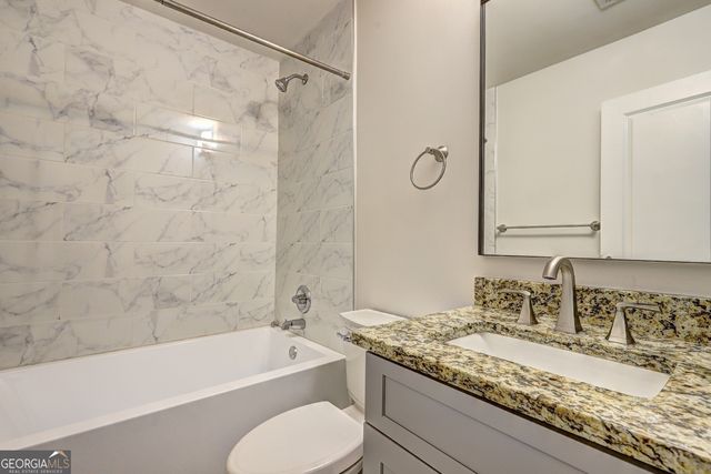 17 Carey Court, Grantville, GA 30220