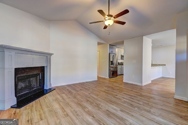 17 Carey Court, Grantville, GA 30220