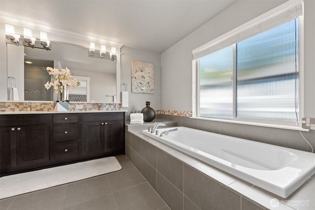 610 Field Place NE, Renton, WA 98059