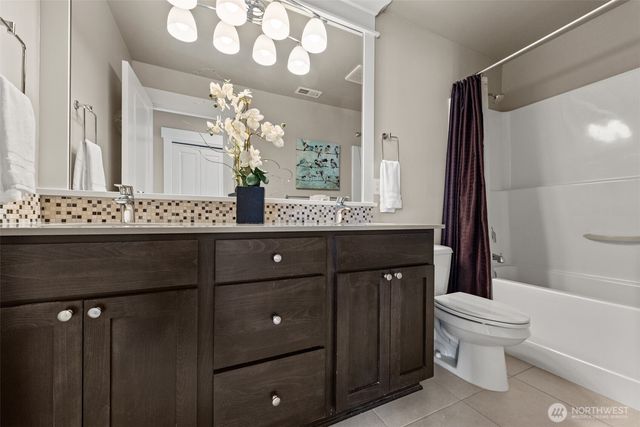 610 Field Place NE, Renton, WA 98059