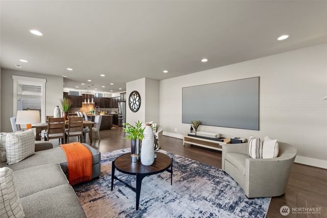 610 Field Place NE, Renton, WA 98059