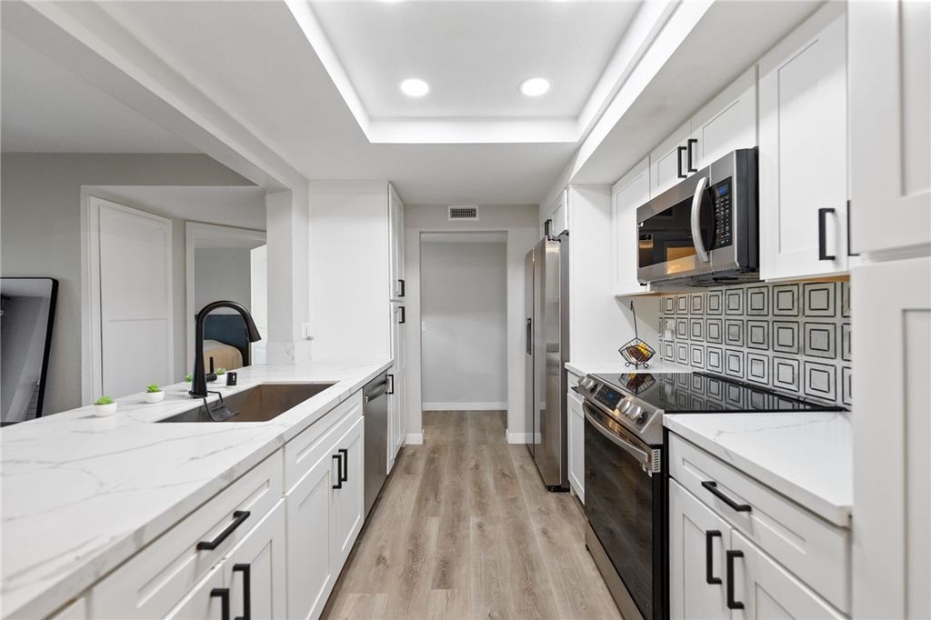 1040 E Washington, Escondido, CA 92025