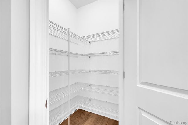 5224 Farmridge Lane, Grand Blanc, MI 48439