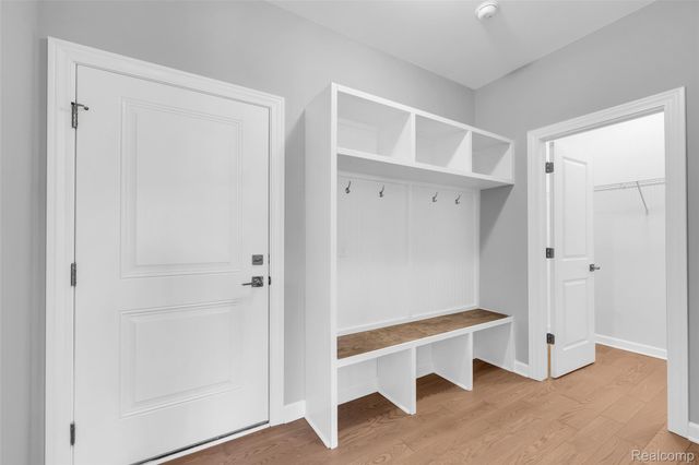 5224 Farmridge Lane, Grand Blanc, MI 48439