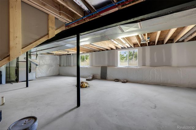 5224 Farmridge Lane, Grand Blanc, MI 48439