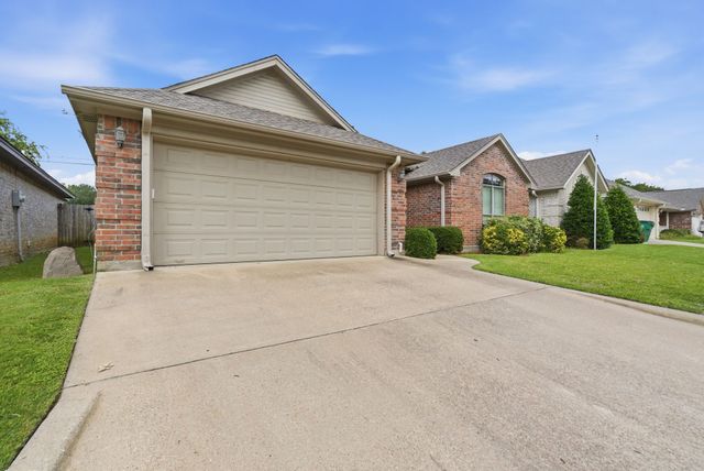 1712 Sully Court, Stephenville, TX 76401