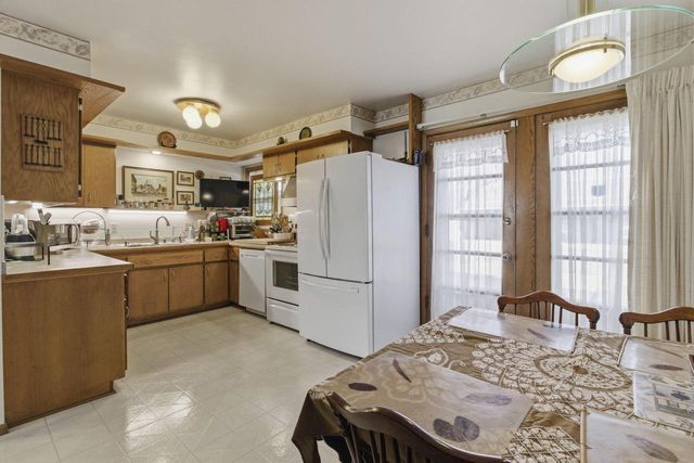 5302 Athens AVENUE, Racine, WI 53406