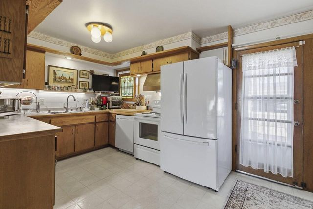 5302 Athens AVENUE, Racine, WI 53406