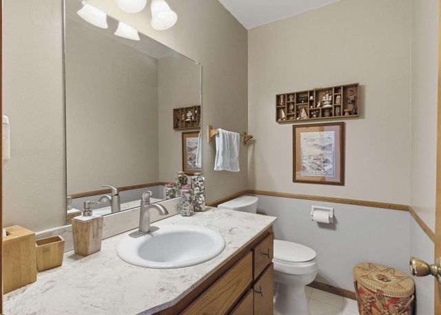 5302 Athens AVENUE, Racine, WI 53406