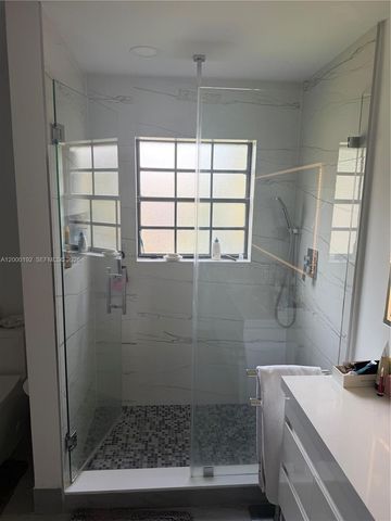 15705 SW 7th Pl, Sunrise, FL 33326