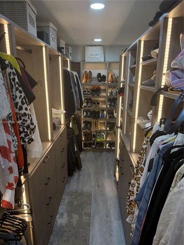 15705 SW 7th Pl, Sunrise, FL 33326