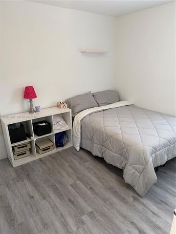 15705 SW 7th Pl, Sunrise, FL 33326