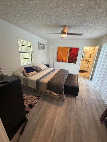 15705 SW 7th Pl, Sunrise, FL 33326