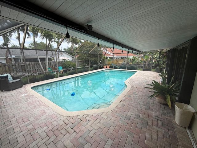 15705 SW 7th Pl, Sunrise, FL 33326