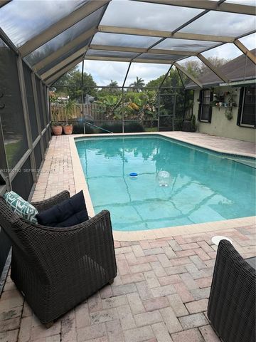 15705 SW 7th Pl, Sunrise, FL 33326