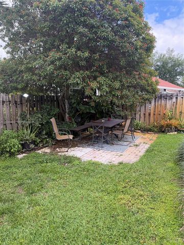 15705 SW 7th Pl, Sunrise, FL 33326