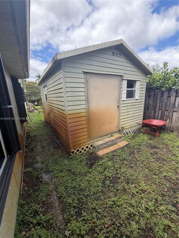 15705 SW 7th Pl, Sunrise, FL 33326