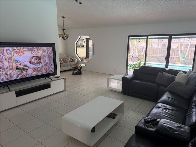 15705 SW 7th Pl, Sunrise, FL 33326