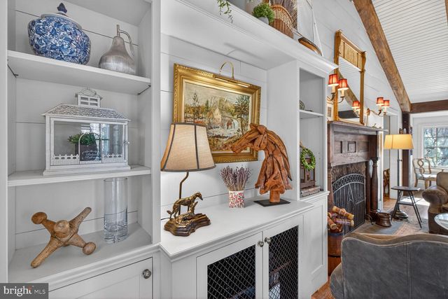 17651 RAVEN ROCKS RD, Bluemont, VA 20135