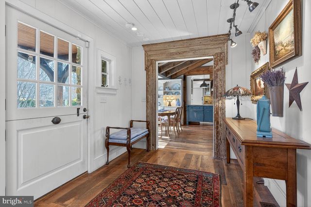 17651 RAVEN ROCKS RD, Bluemont, VA 20135