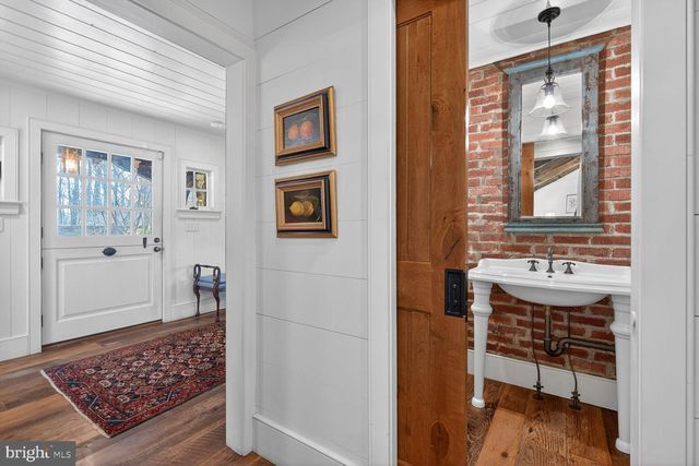 17651 RAVEN ROCKS RD, Bluemont, VA 20135