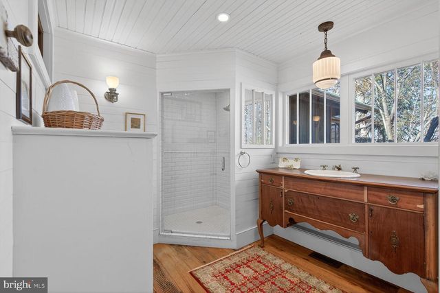 17651 RAVEN ROCKS RD, Bluemont, VA 20135