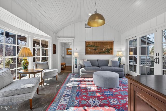 17651 RAVEN ROCKS RD, Bluemont, VA 20135