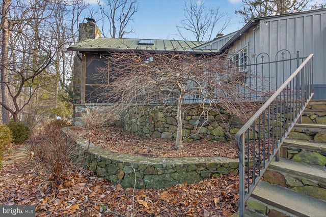 17651 RAVEN ROCKS RD, Bluemont, VA 20135