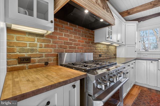 17651 RAVEN ROCKS RD, Bluemont, VA 20135