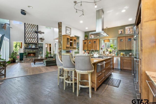 23677 Greenway Dr, Bullard, TX 75757