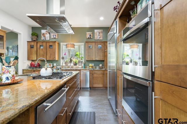 23677 Greenway Dr, Bullard, TX 75757