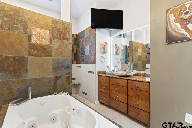 23677 Greenway Dr, Bullard, TX 75757
