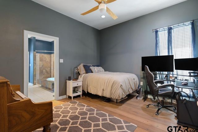 23677 Greenway Dr, Bullard, TX 75757