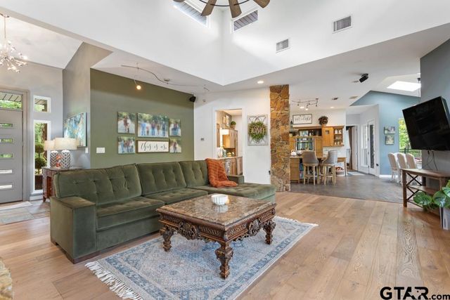 23677 Greenway Dr, Bullard, TX 75757