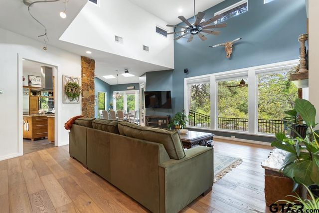 23677 Greenway Dr, Bullard, TX 75757