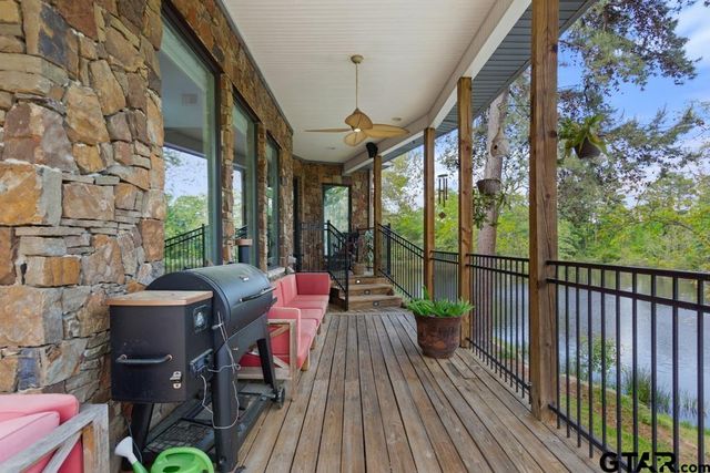 23677 Greenway Dr, Bullard, TX 75757