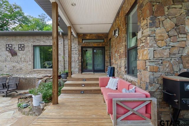 23677 Greenway Dr, Bullard, TX 75757