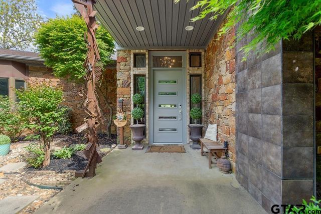 23677 Greenway Dr, Bullard, TX 75757