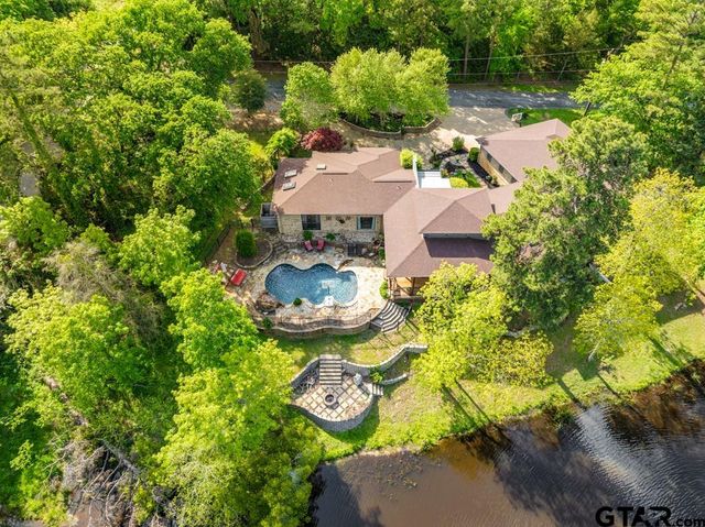 23677 Greenway Dr, Bullard, TX 75757