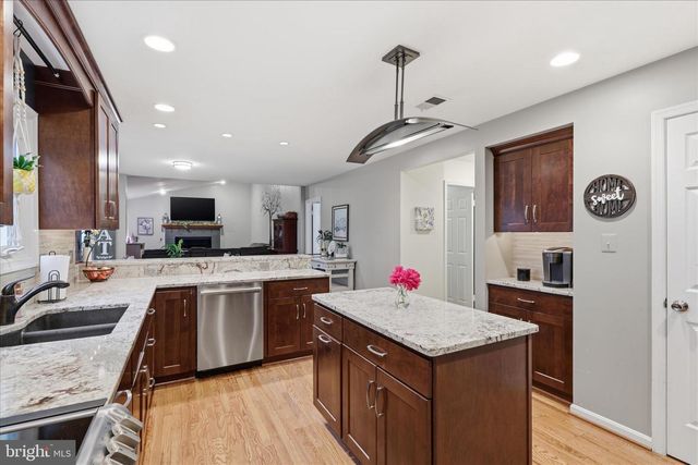 1498 POWELLS TAVERN PL, Herndon, VA 20170