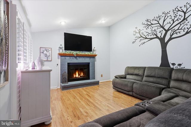 1498 POWELLS TAVERN PL, Herndon, VA 20170